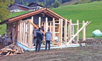 Bau einer Skihütte